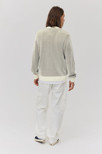 Pull uni en côte