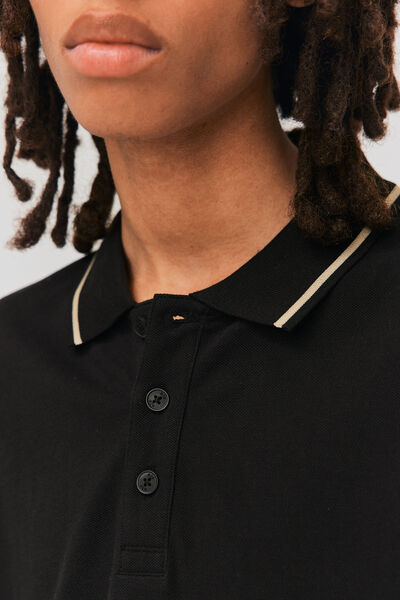 Polo à bandes contrastées