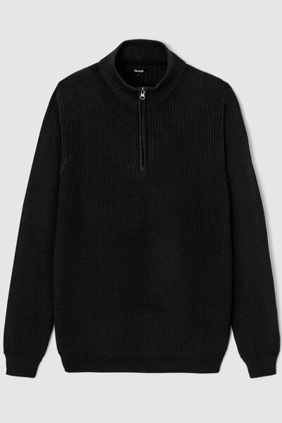 Pull avec col montant zippé