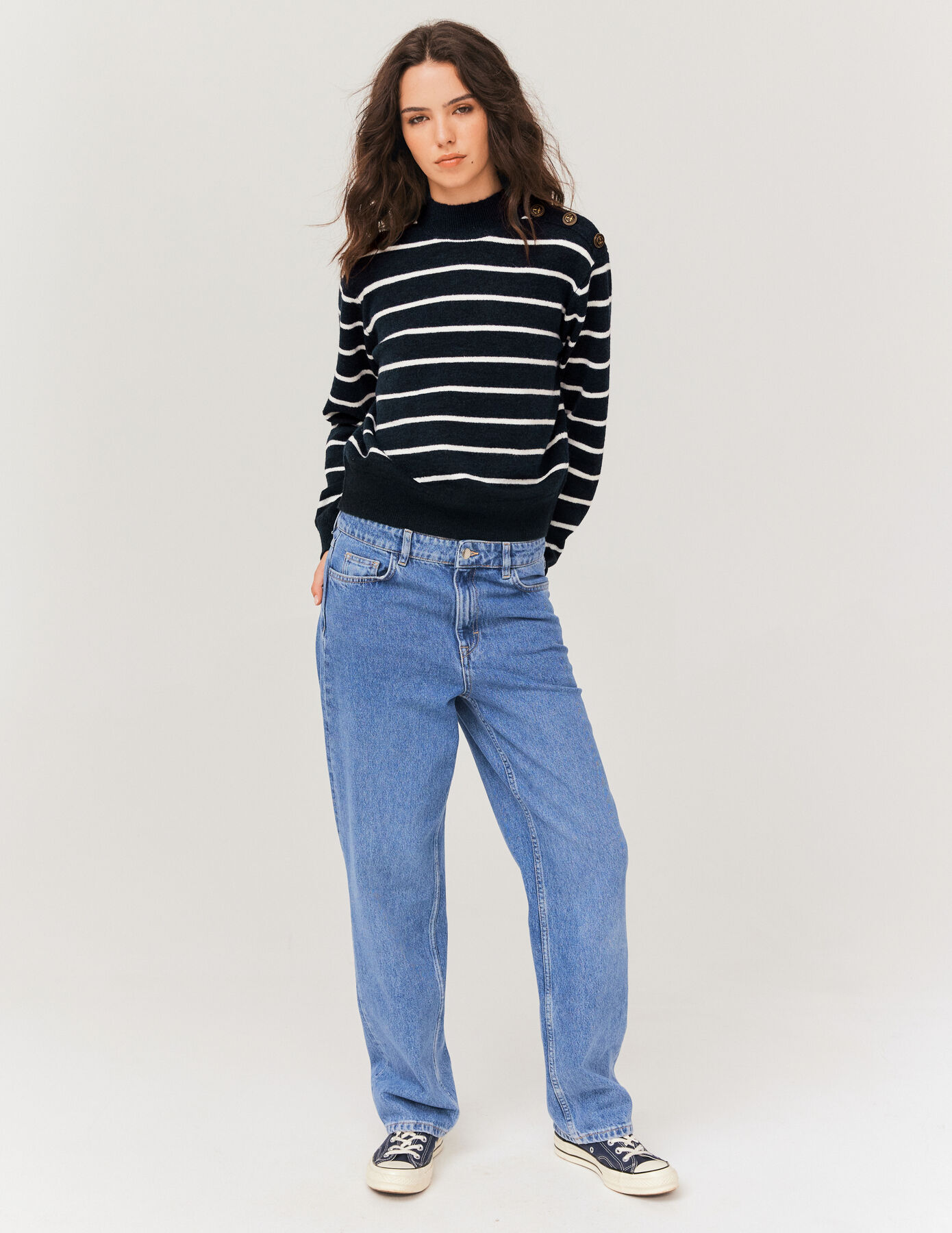 Pull rayé boutons épaule