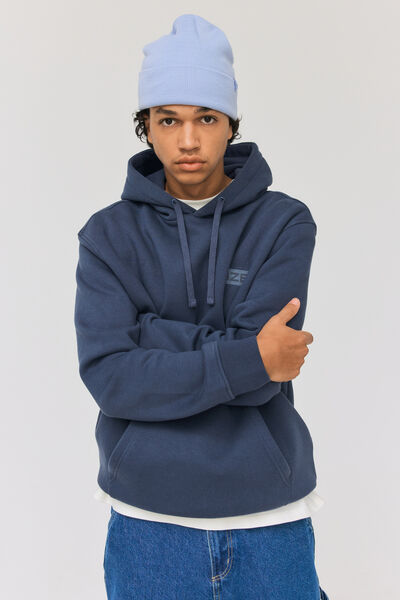Sweat à capuche et broderie logo