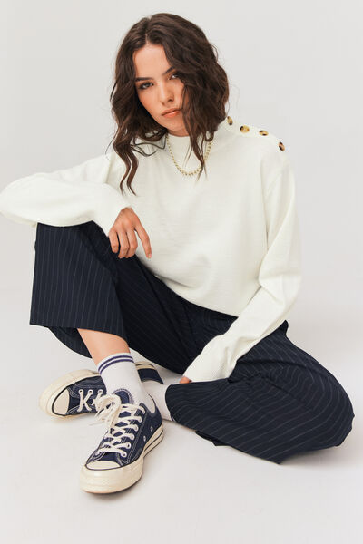 Pull boutons épaule