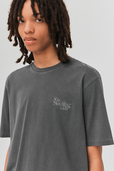 T-shirt délavé brodé