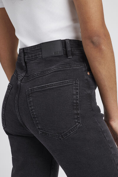 Jean mom fit