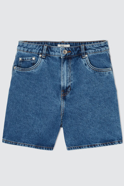 Short denim mom