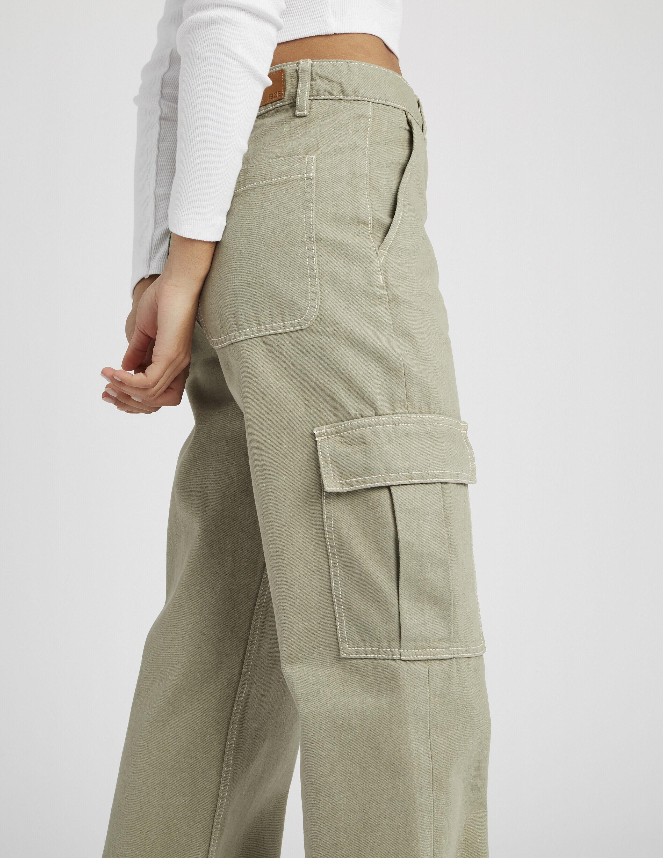 Pantalon cargo vert BZB