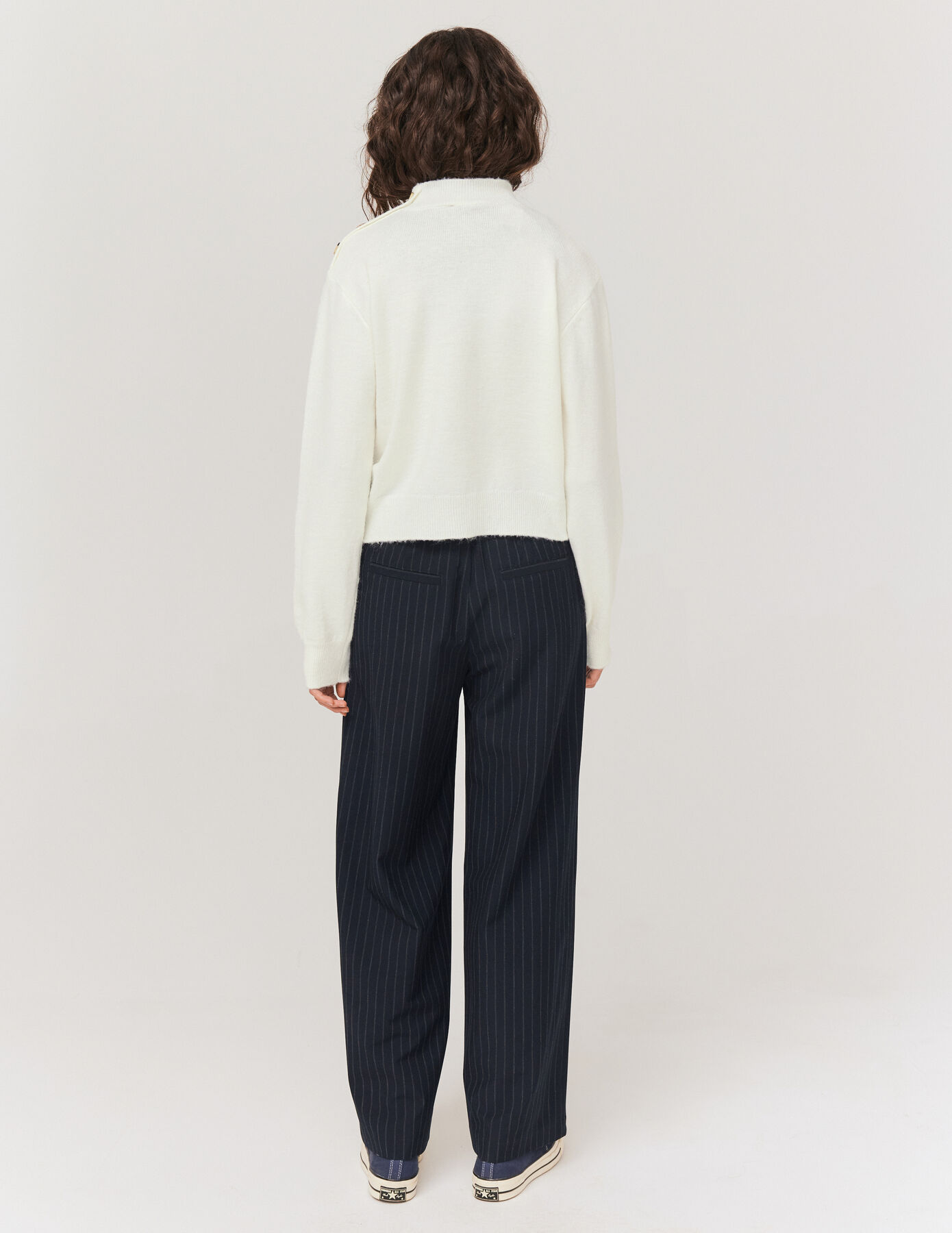 Pull boutons épaule
