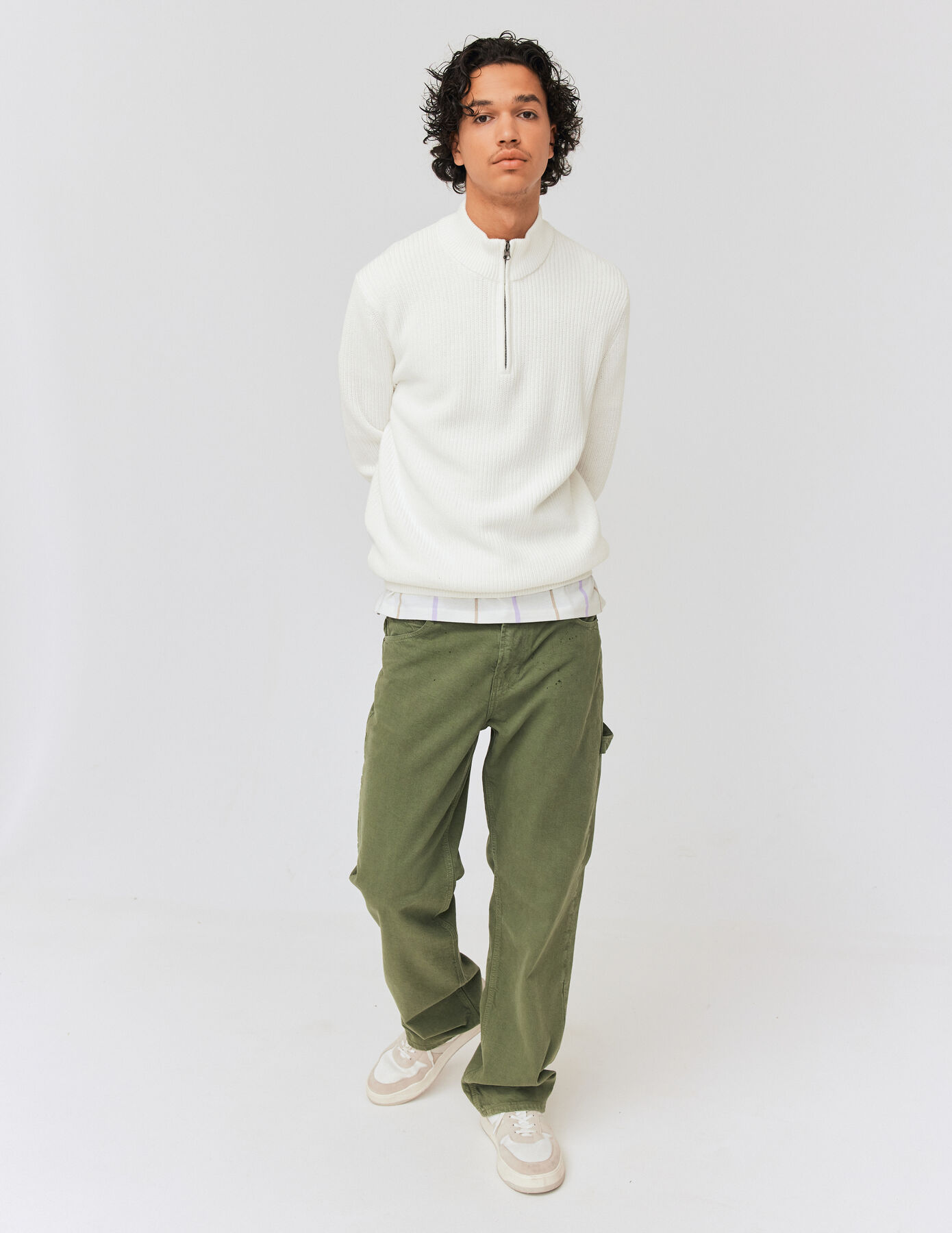 Pull avec col montant zippé