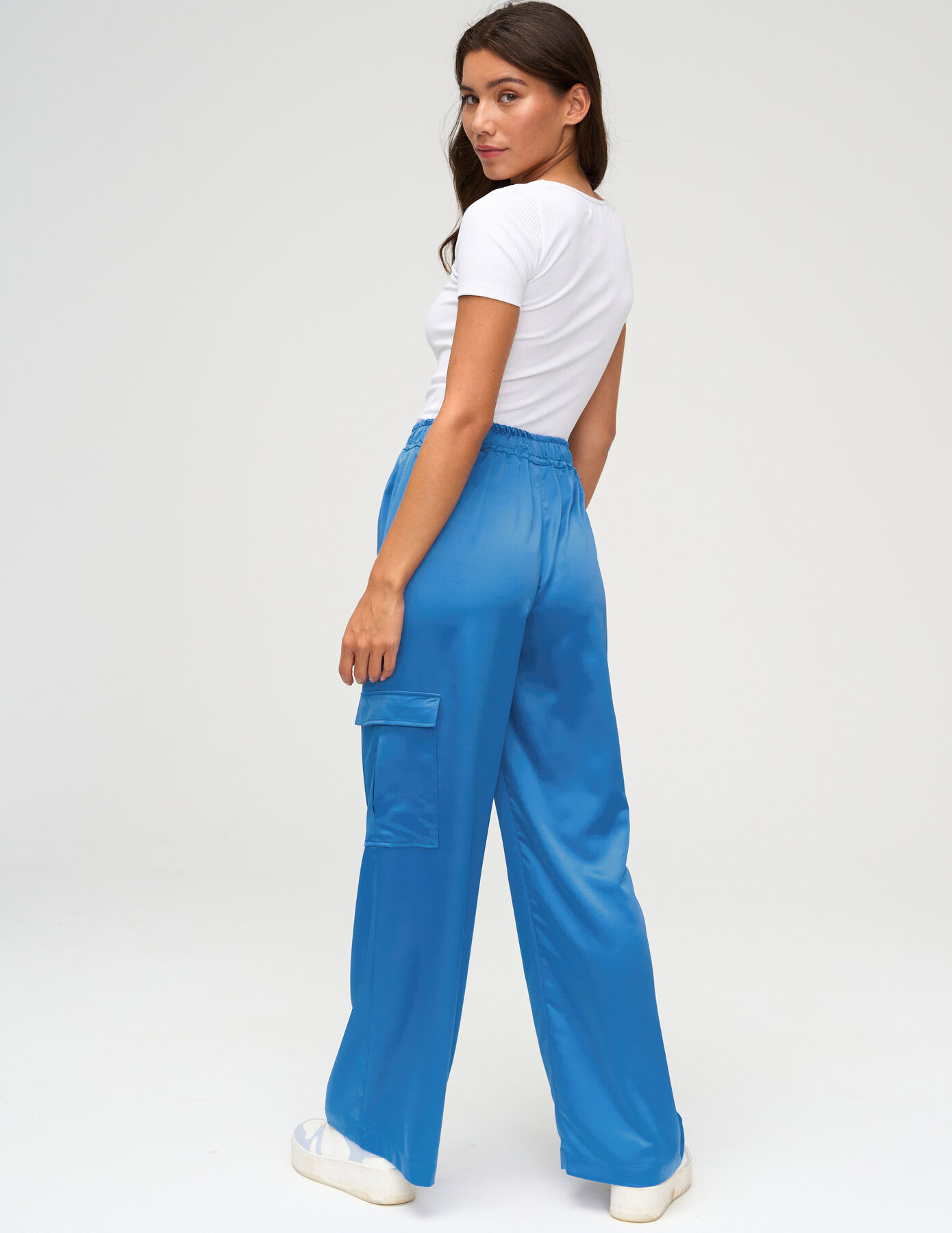 Pantalon cargo en satin