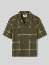 Chemise manches courtes brod&eacute;e