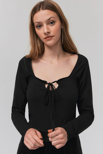 T-shirt col carré