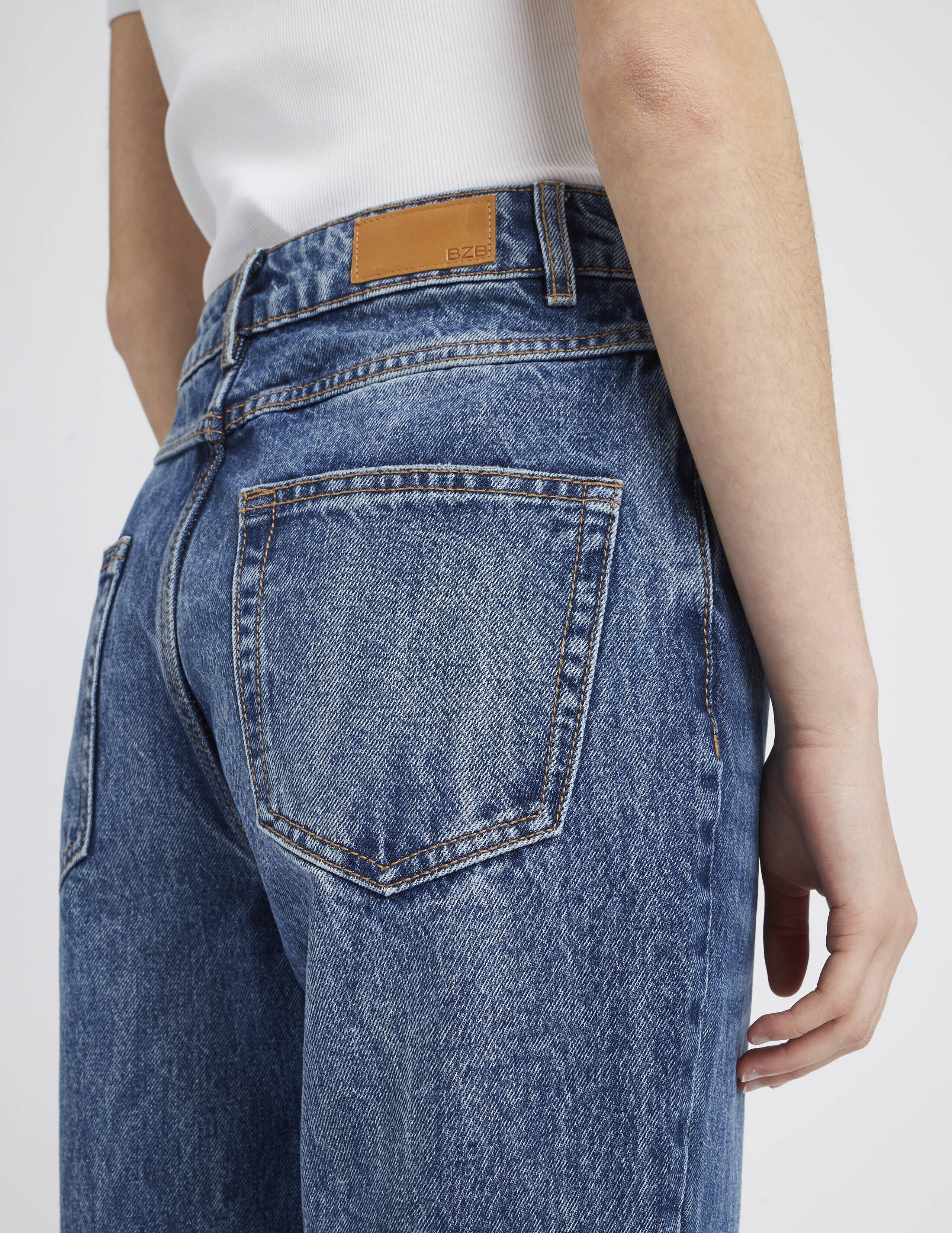 Jean mom deals bleu foncé