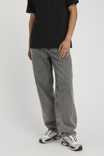 Jean loose