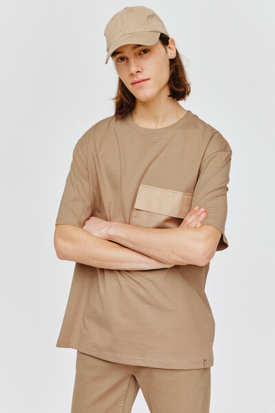 T-shirt loose fit poche maxi