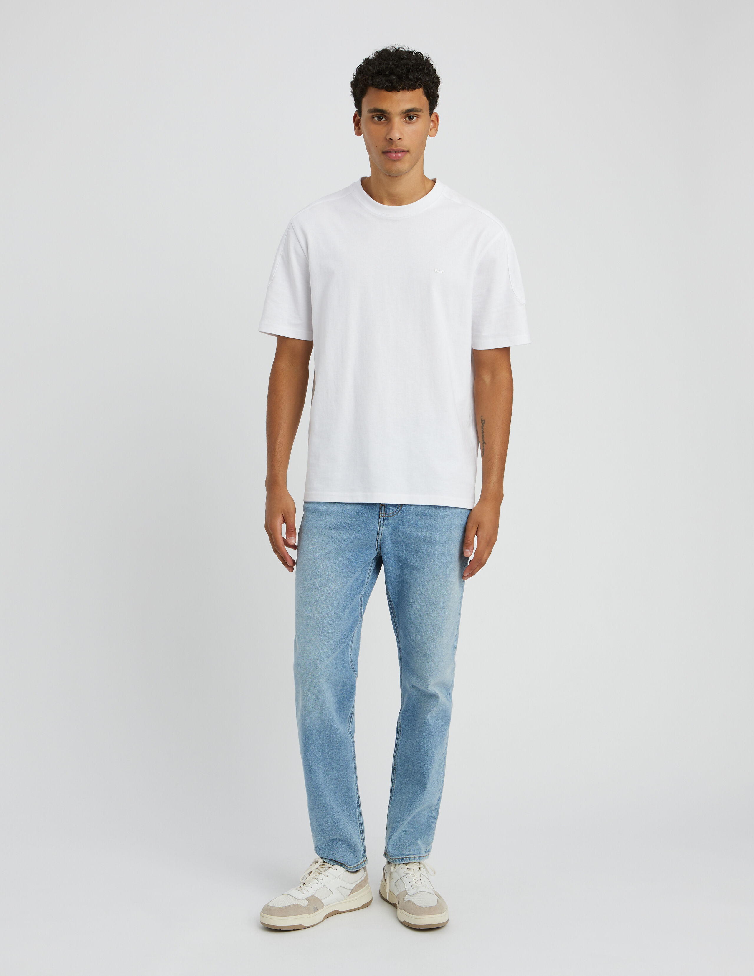 Jean straight 2025 homme pas cher
