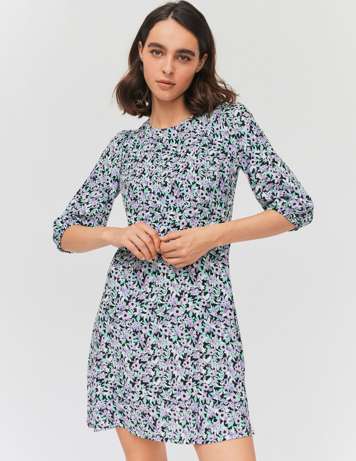Robe courte imprimée dos ouvert