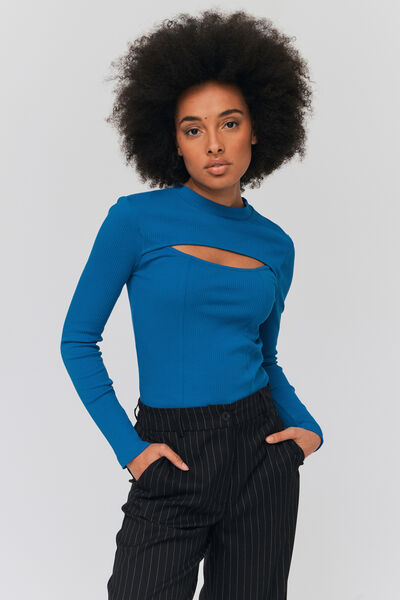 T-shirt découpe poitrine