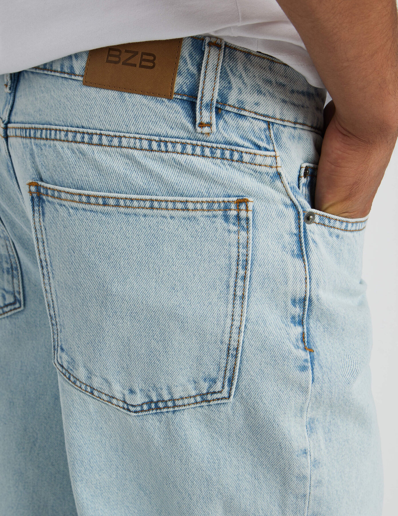 Jean loose bleach