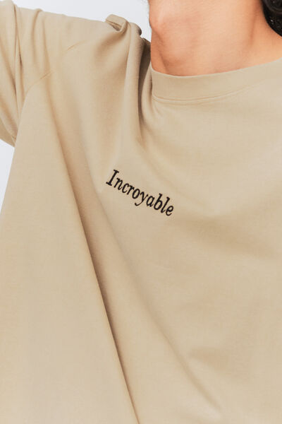 T-shirt message brodé