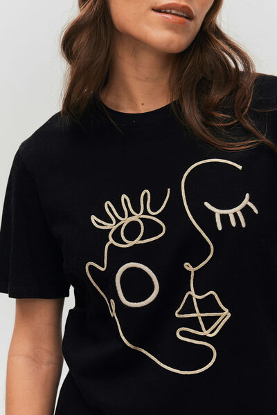 T-shirt visage brodé