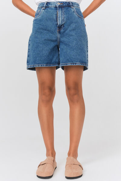 Short denim mom