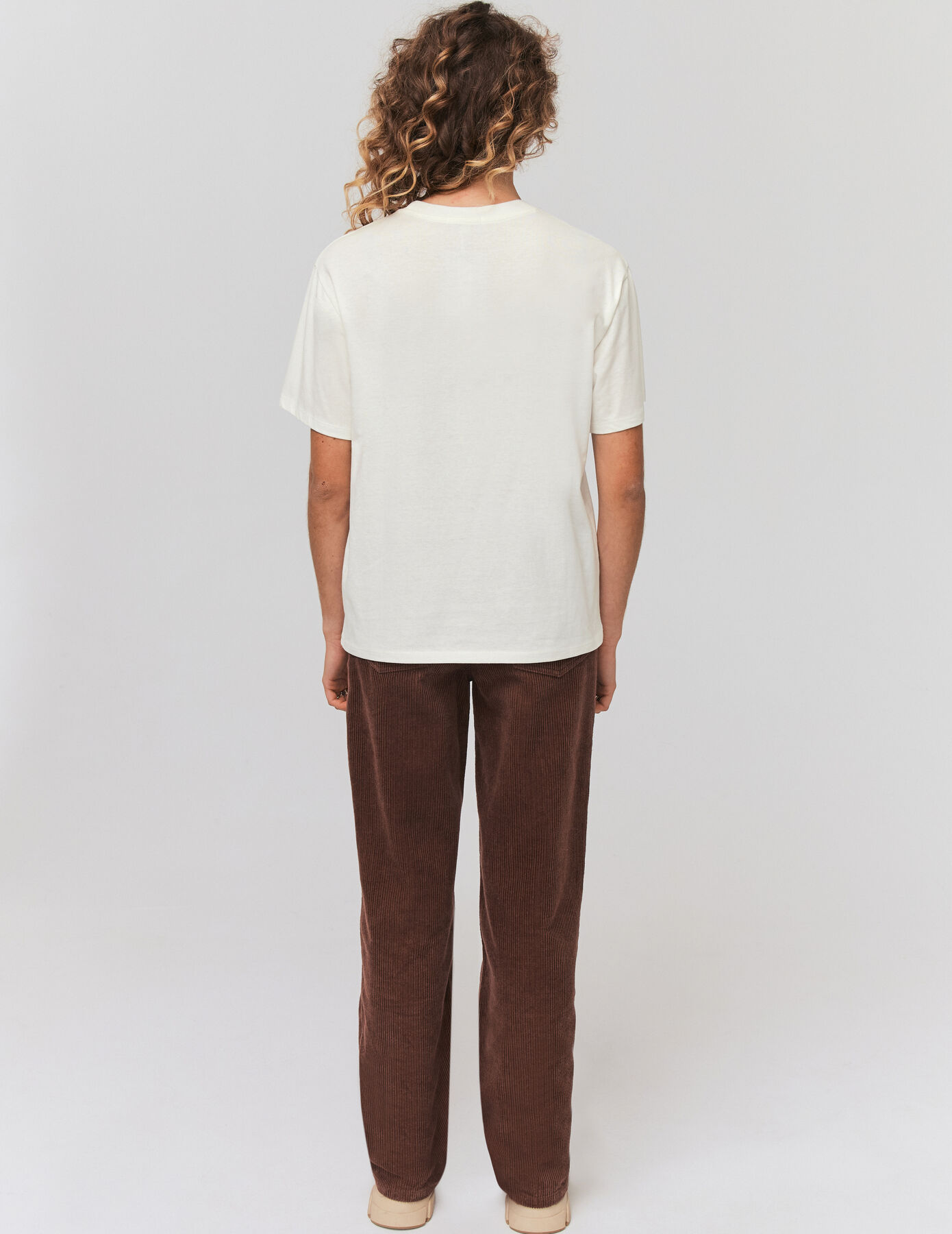 T-shirt brodé coloré