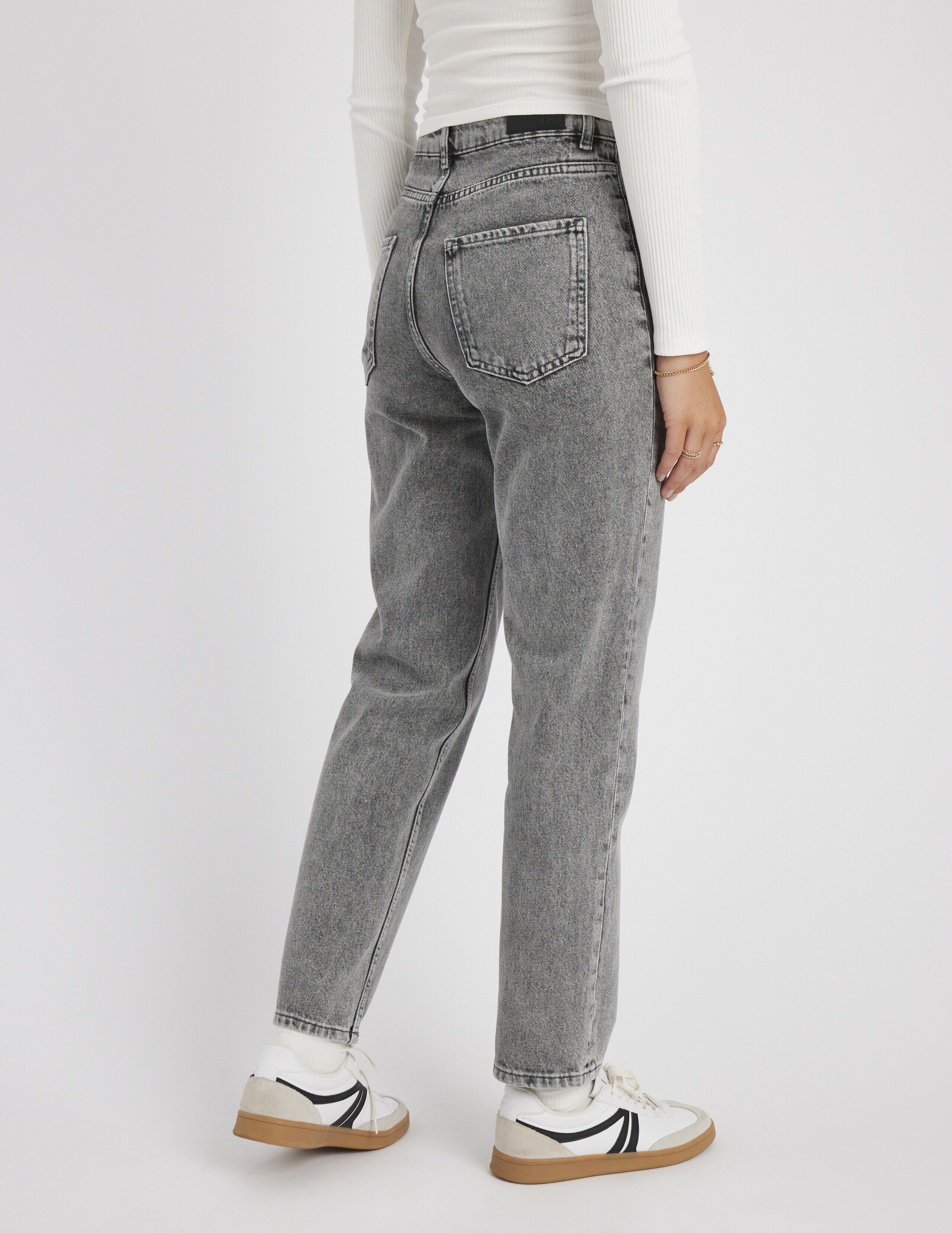 Jean mom gris foncé sales