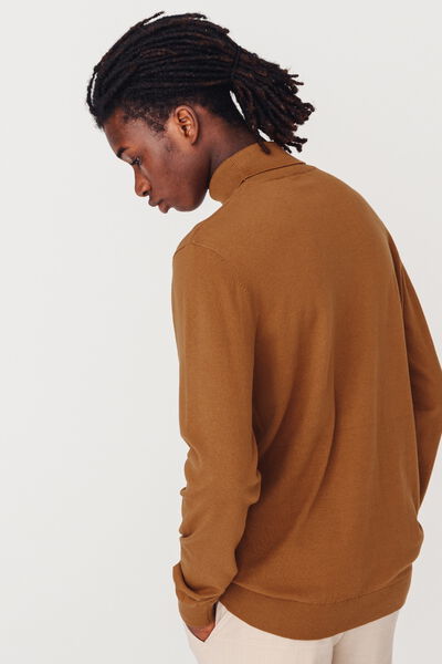Pull col roulé