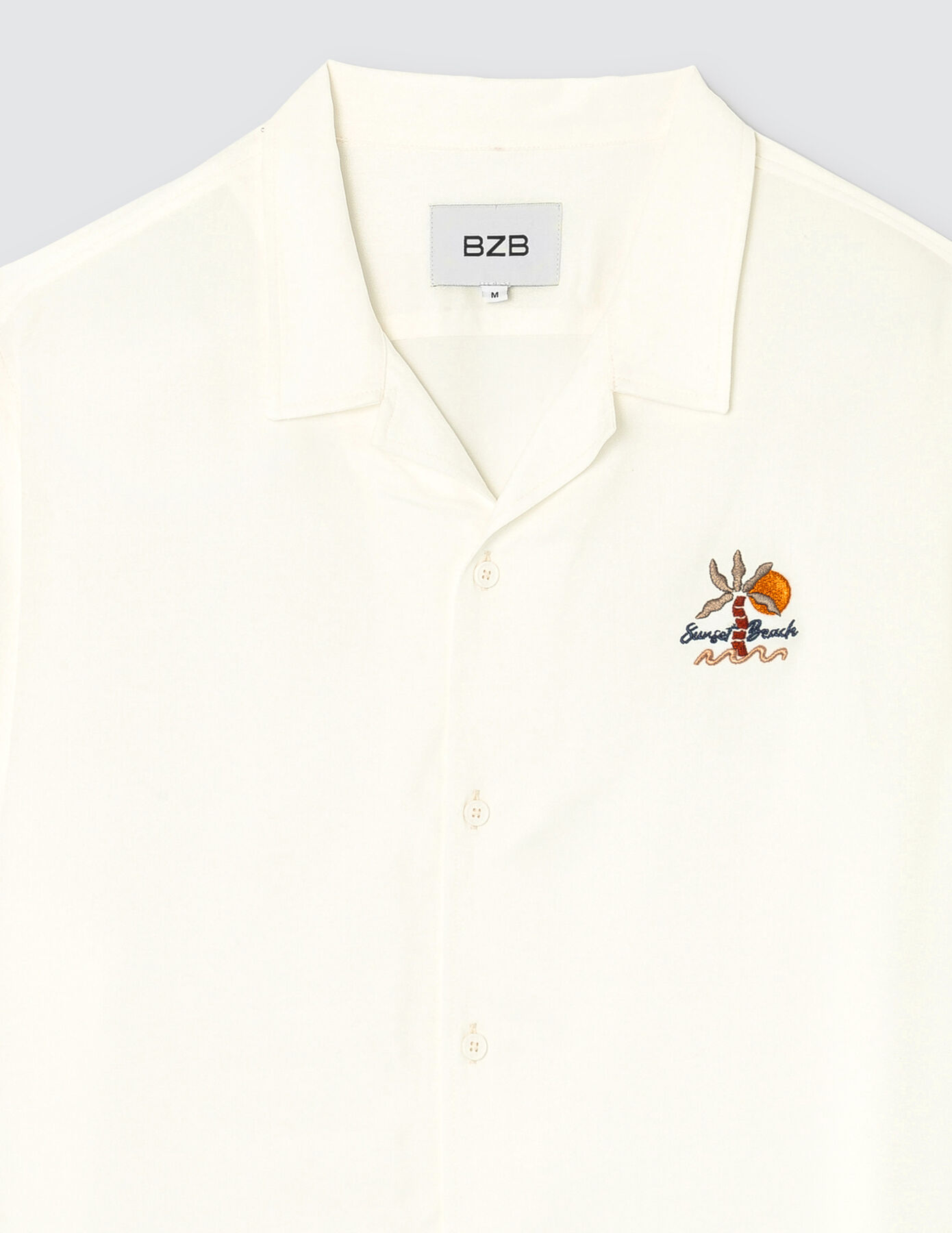 Chemise manches courtes brodée poitrine