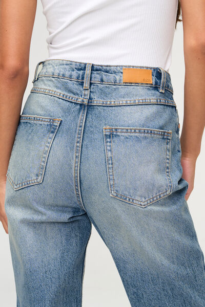 Jean mom fit