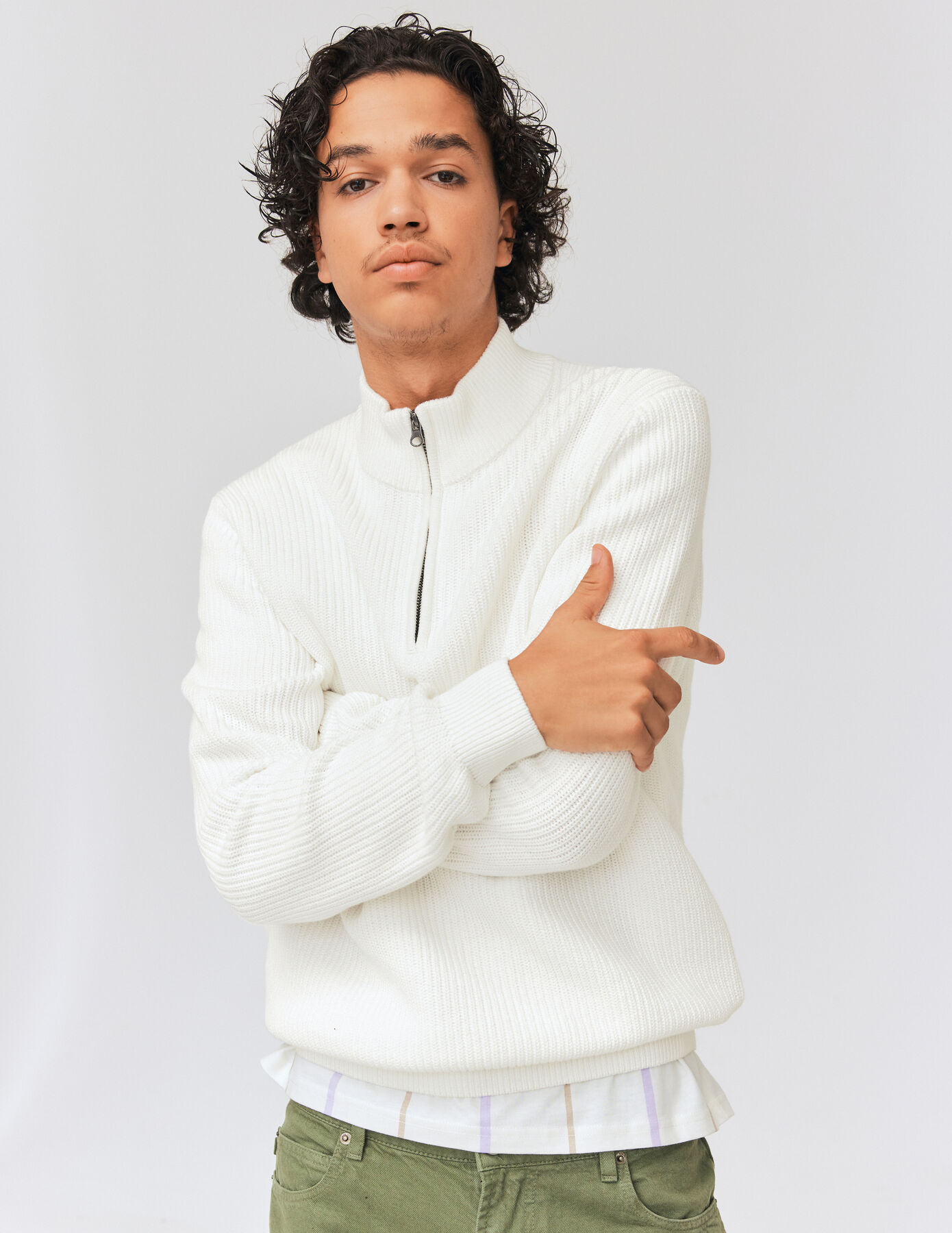 Pull avec col montant zippé