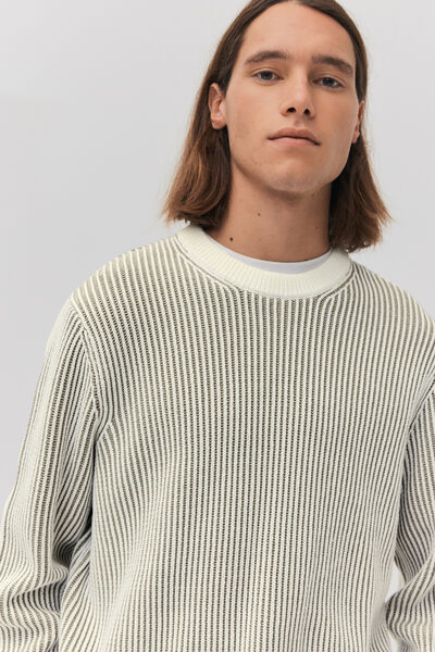 Pull uni en côte