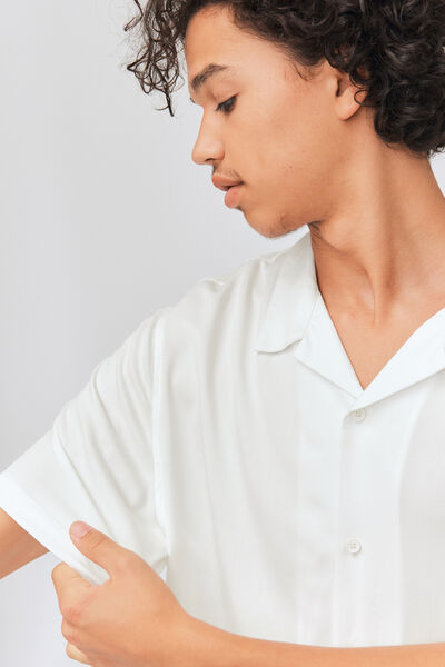 Chemise manches courtes unie fluide