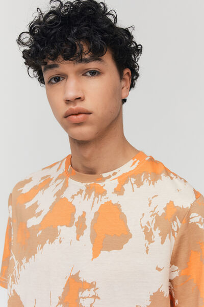 T-shirt tie and dye