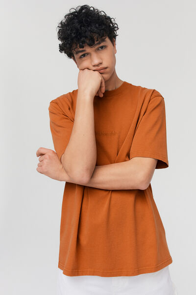 T-shirt message brodé
