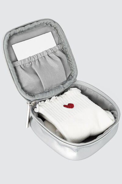 Trousse à maquillage et chaussettes fantaisies