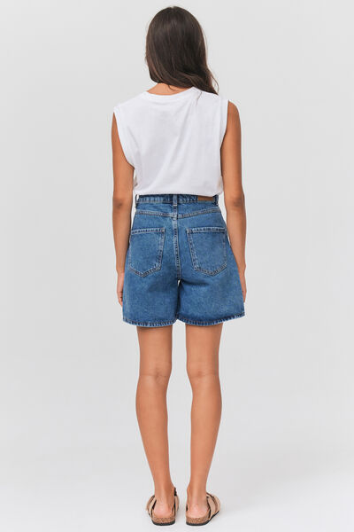 Short denim mom