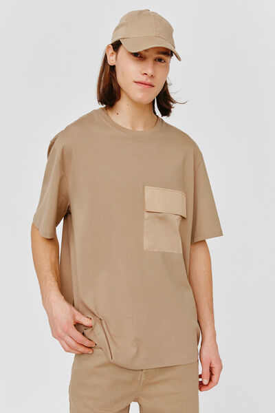 T-shirt loose fit poche maxi