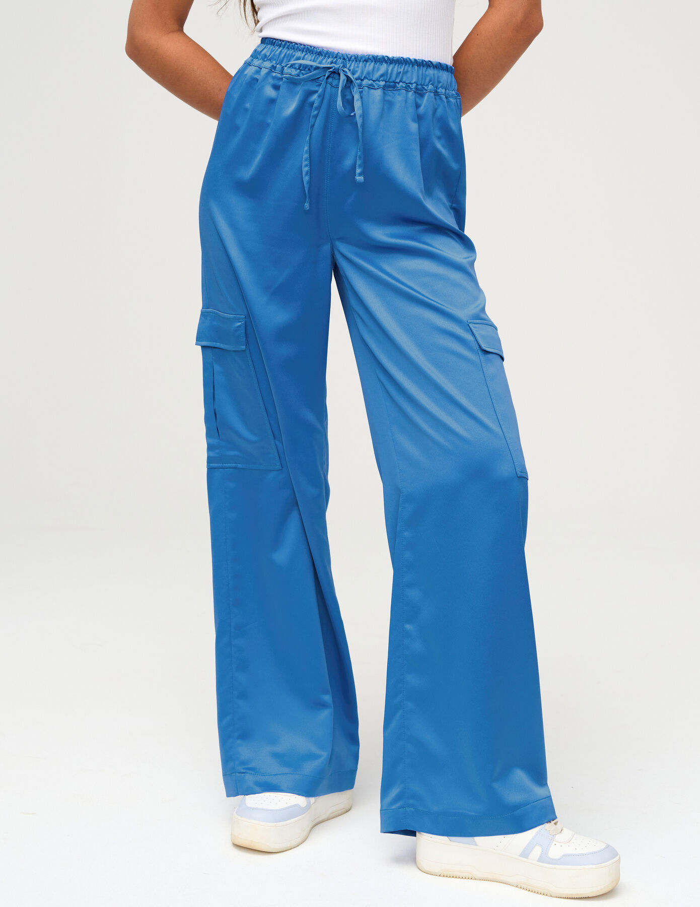 Pantalon cargo en satin
