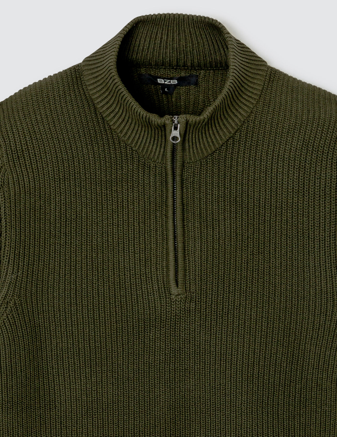 Pull avec col montant zippé