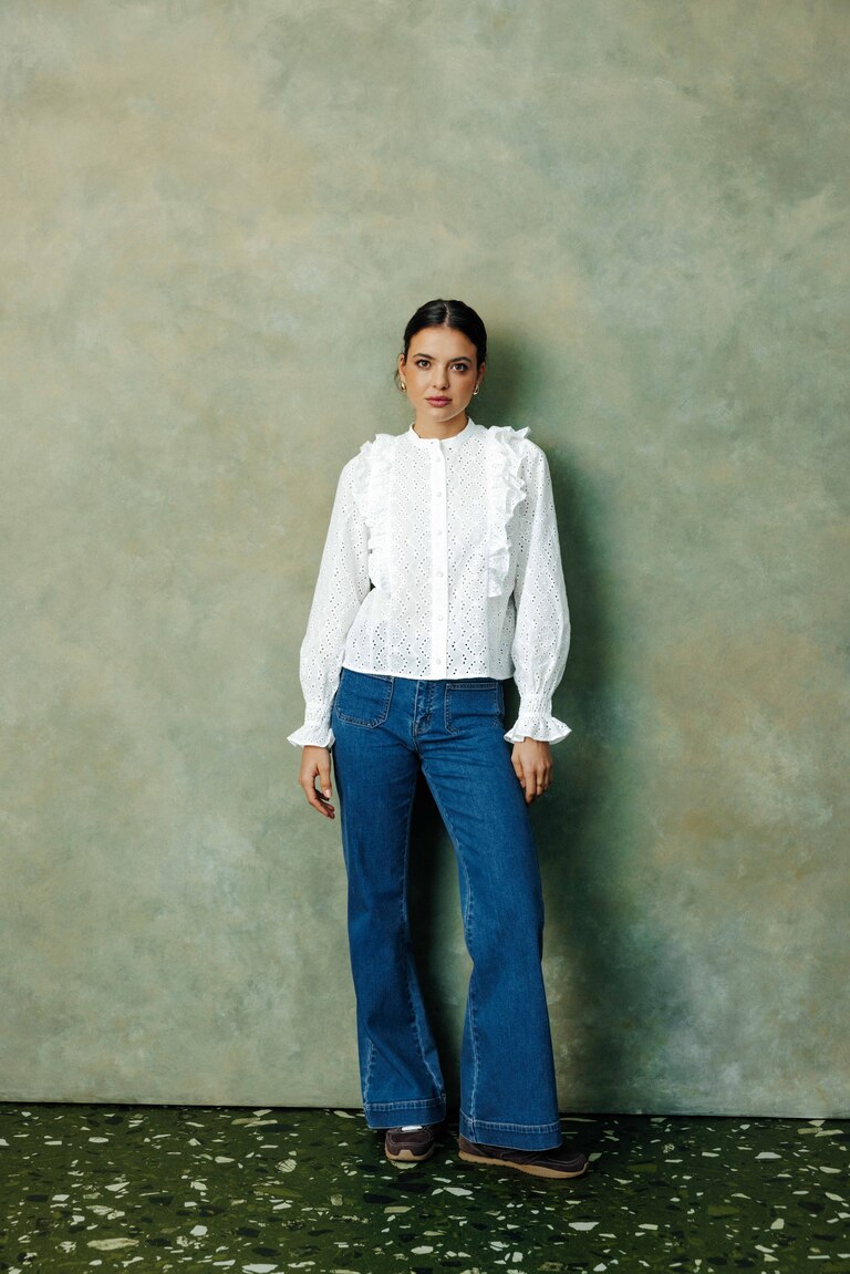 Comment porter la chemise blanche au Printemps ?