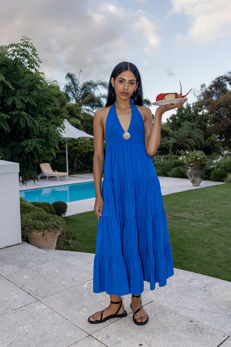 Robe longue bleue bohème pour une invitée de mariage