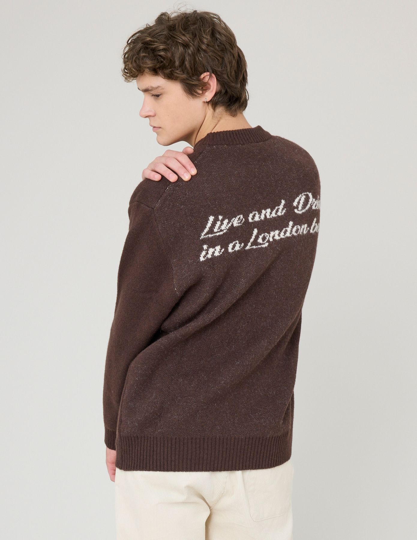 Pull marron à message homme style urbain streetwear