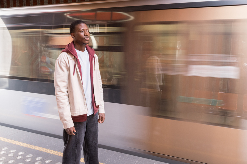 10 idées de look avec un tee shirt homme