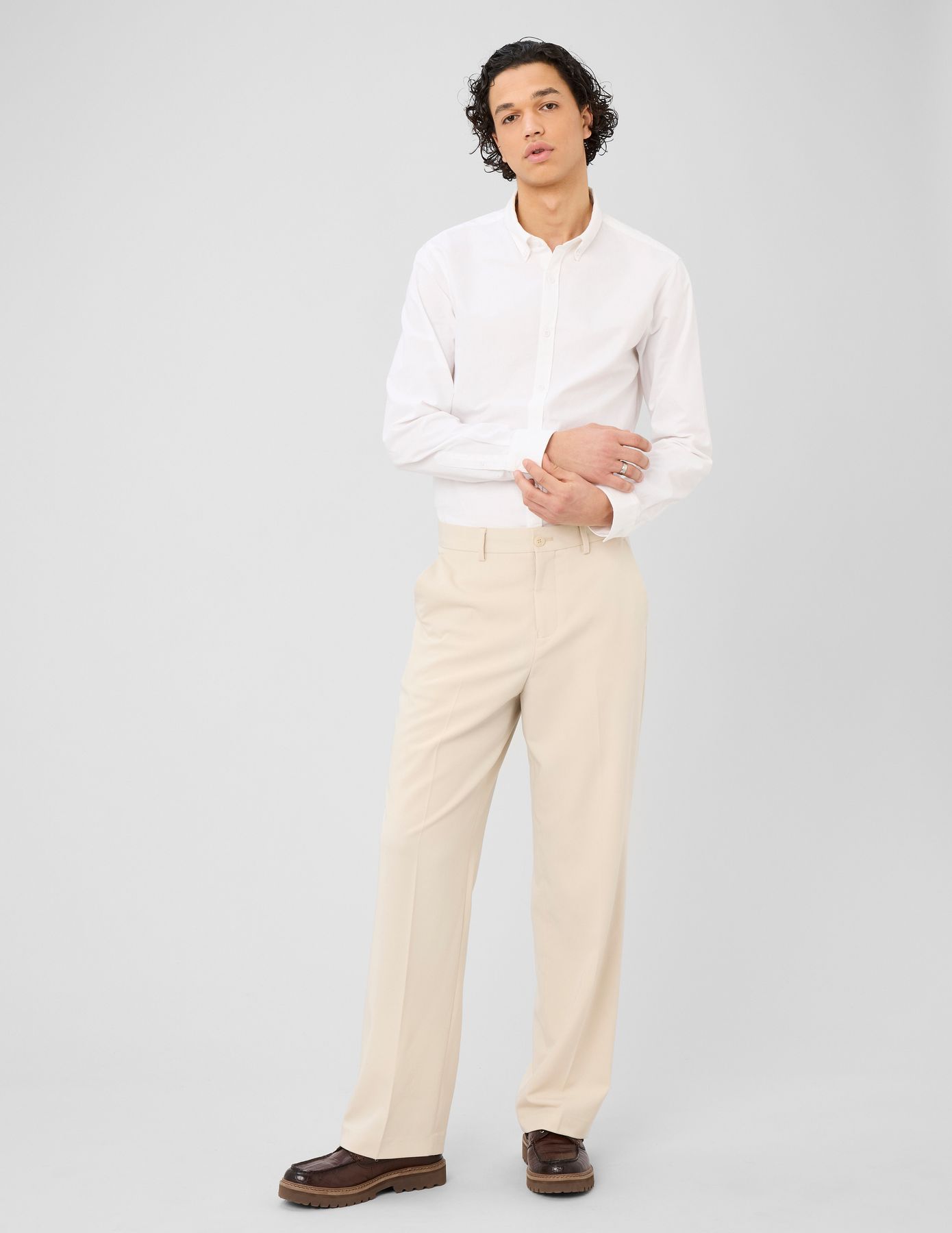 Ensemble "Costume Blanc Cass&eacute;"