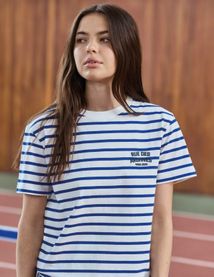 Ensemble "Jean, T-shirt ray&eacute; & Veste cape"