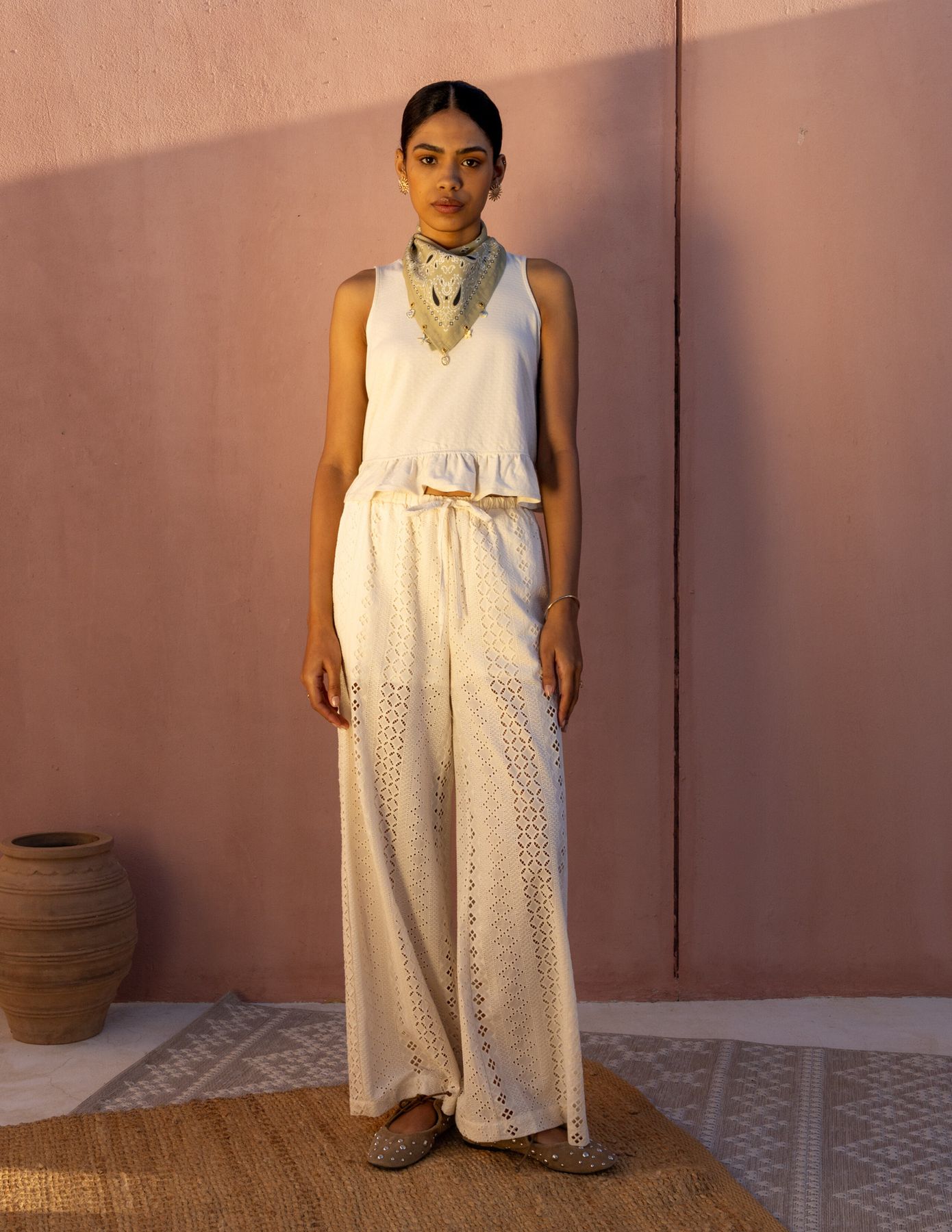 Ensemble "Pantalon Brod&eacute; &Eacute;cru"