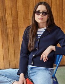 Ensemble "Jean, T-shirt ray&eacute; & Veste cape"