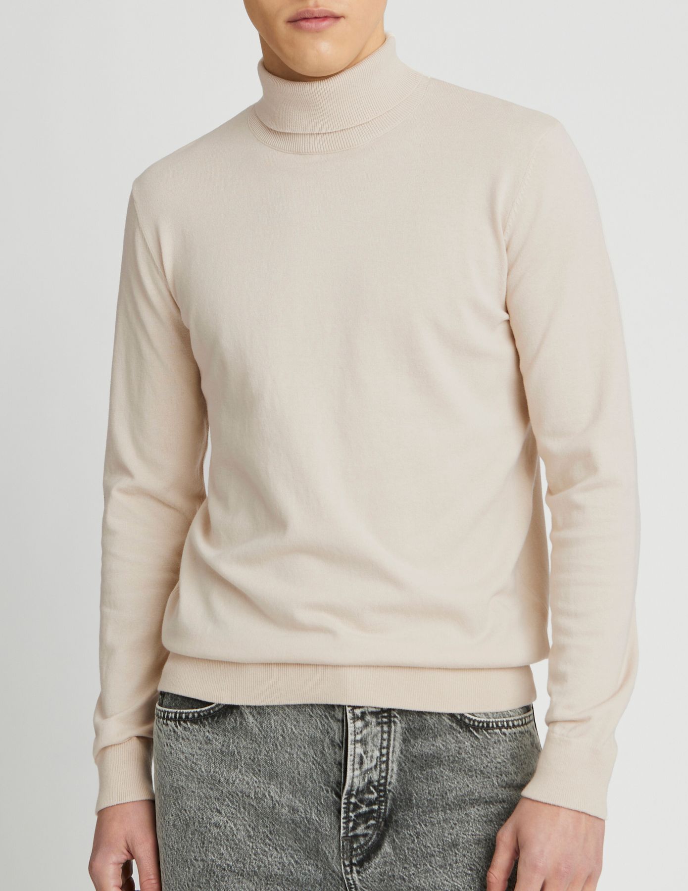 Pull col roul&eacute;