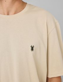 T-shirt broderie poitrine